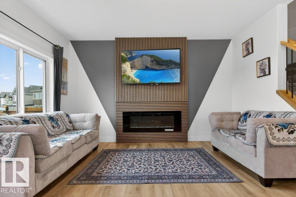 371 Bluff CV