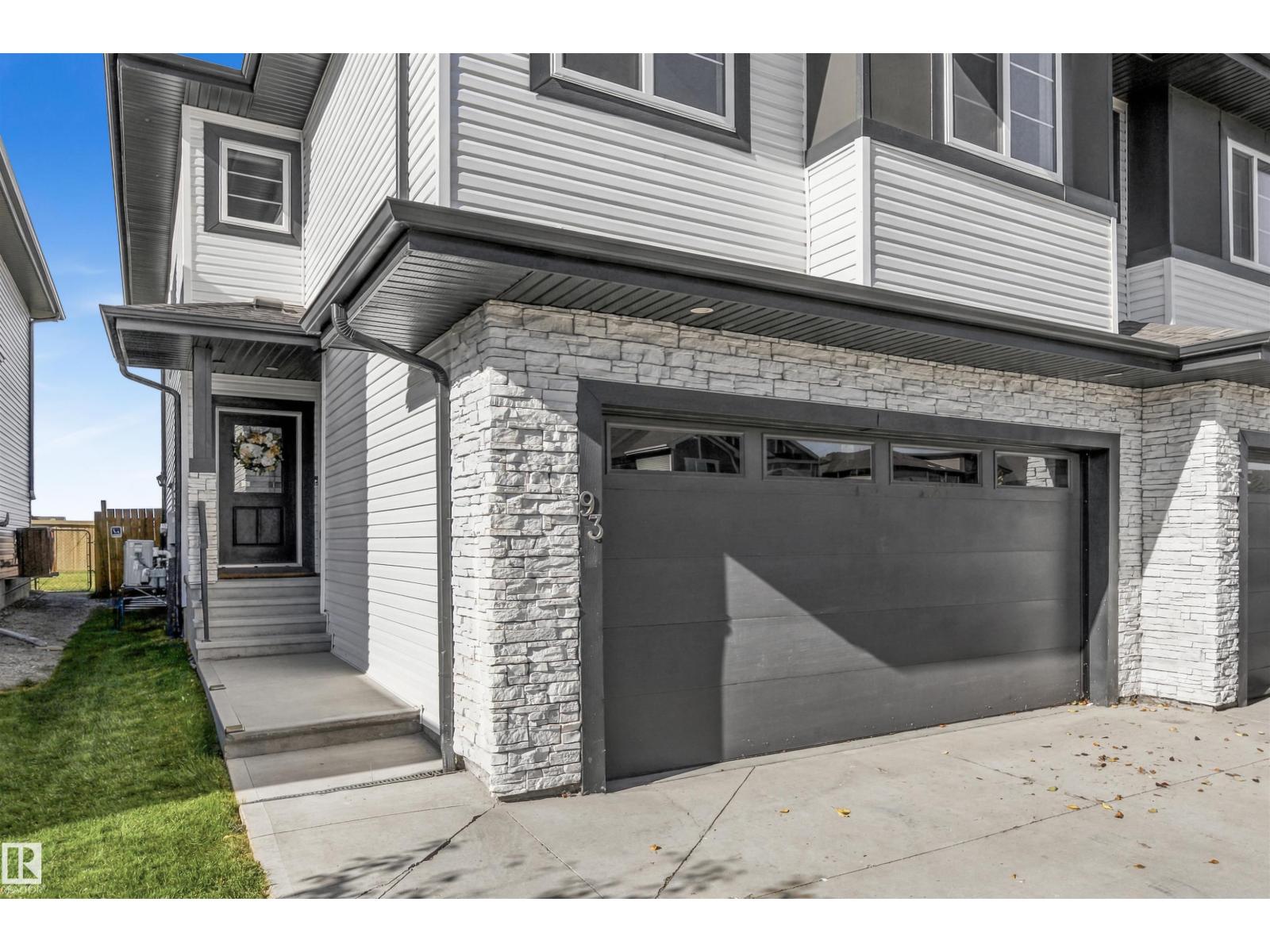 93 SPRINGBROOK WD