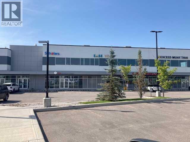 1210, 11 Royal Vista Drive NW