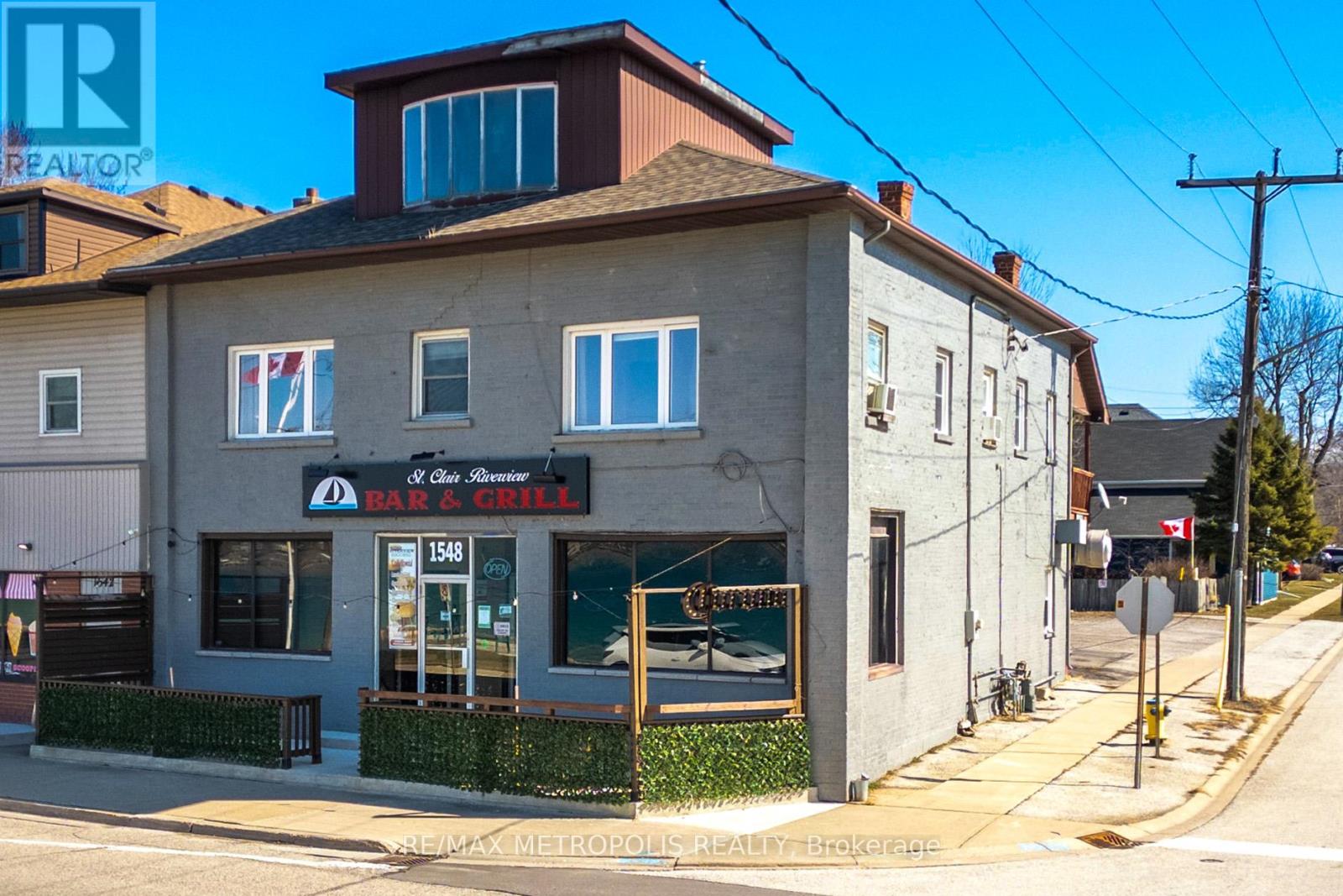 1548 ST. CLAIR PARKWAY