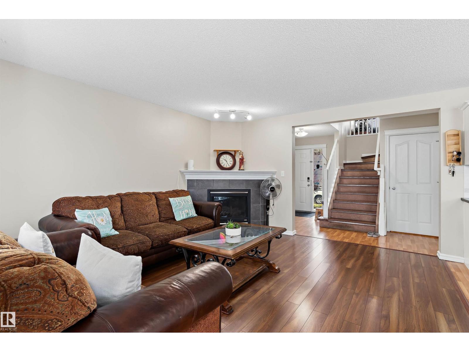 8521 8 AV SW