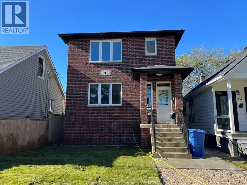 917 Mckay AVENUE Unit# Front