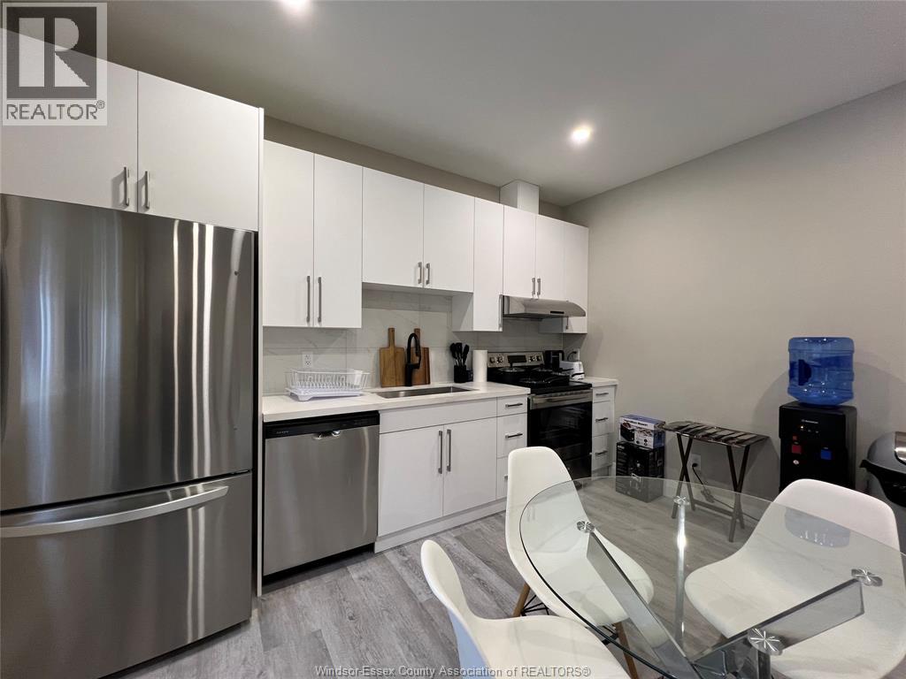 917 Mckay AVENUE Unit# Front
