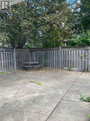 225 E 14 St, Hamilton (Inch Park), ON 4