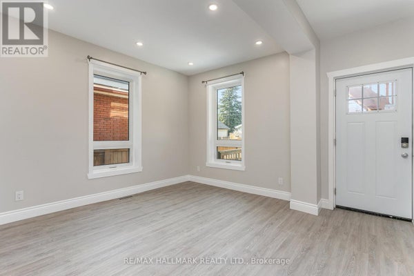 291 Emerald St N, Hamilton (Landsdale), ON 4