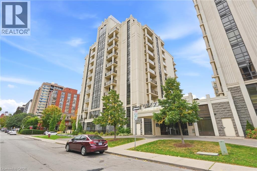 81 ROBINSON Street Unit# 205