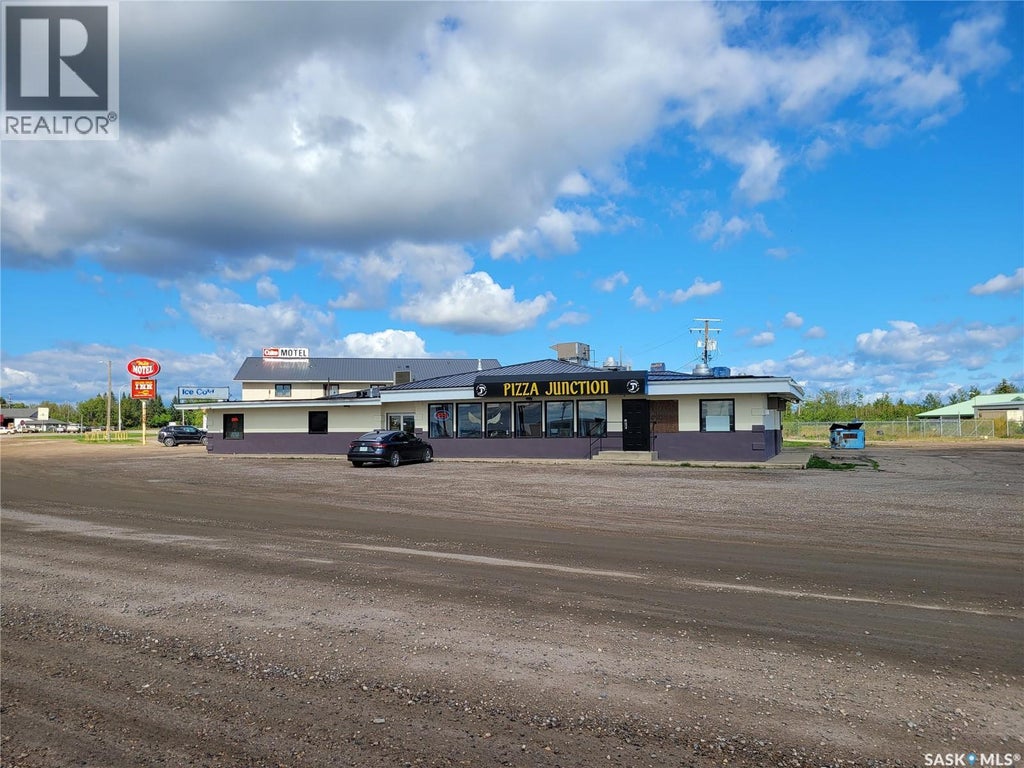 102 9TH W, MEADOW LAKE, SK S9X 1Y4 - Image 2999488017.jpeg?d=l