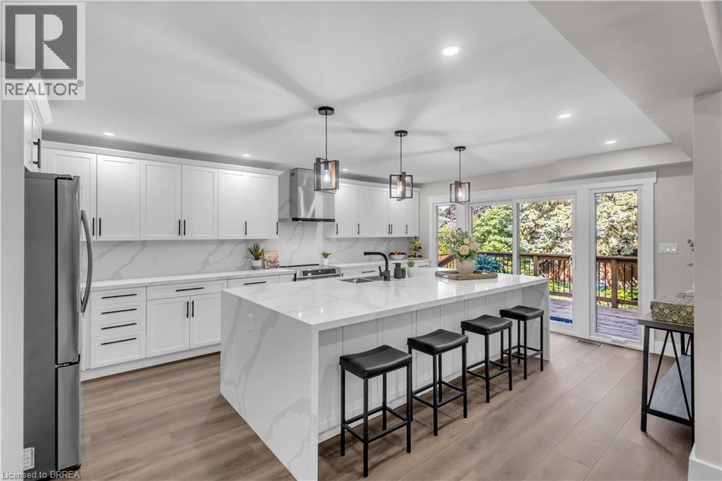 9 ROLLINGWOOD Crescent