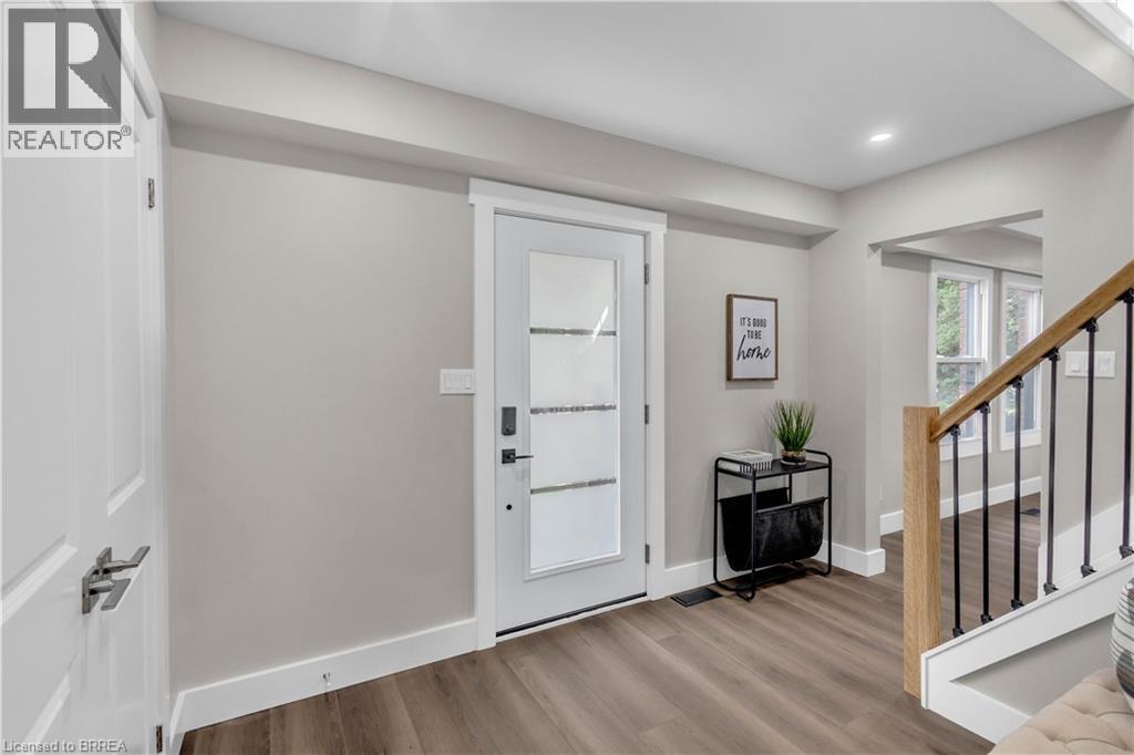 9 ROLLINGWOOD Crescent