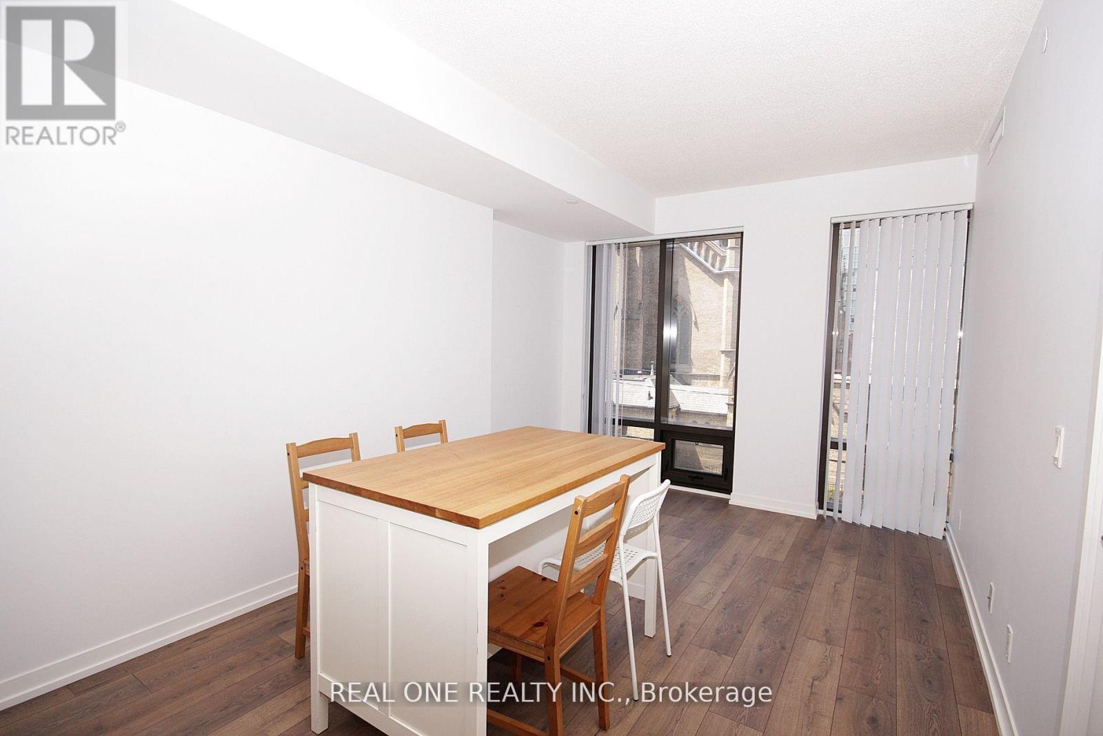 216 - 60 SHUTER STREET