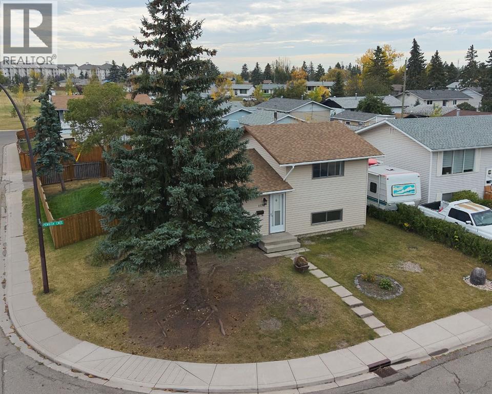 1176 Penrith Crescent SE