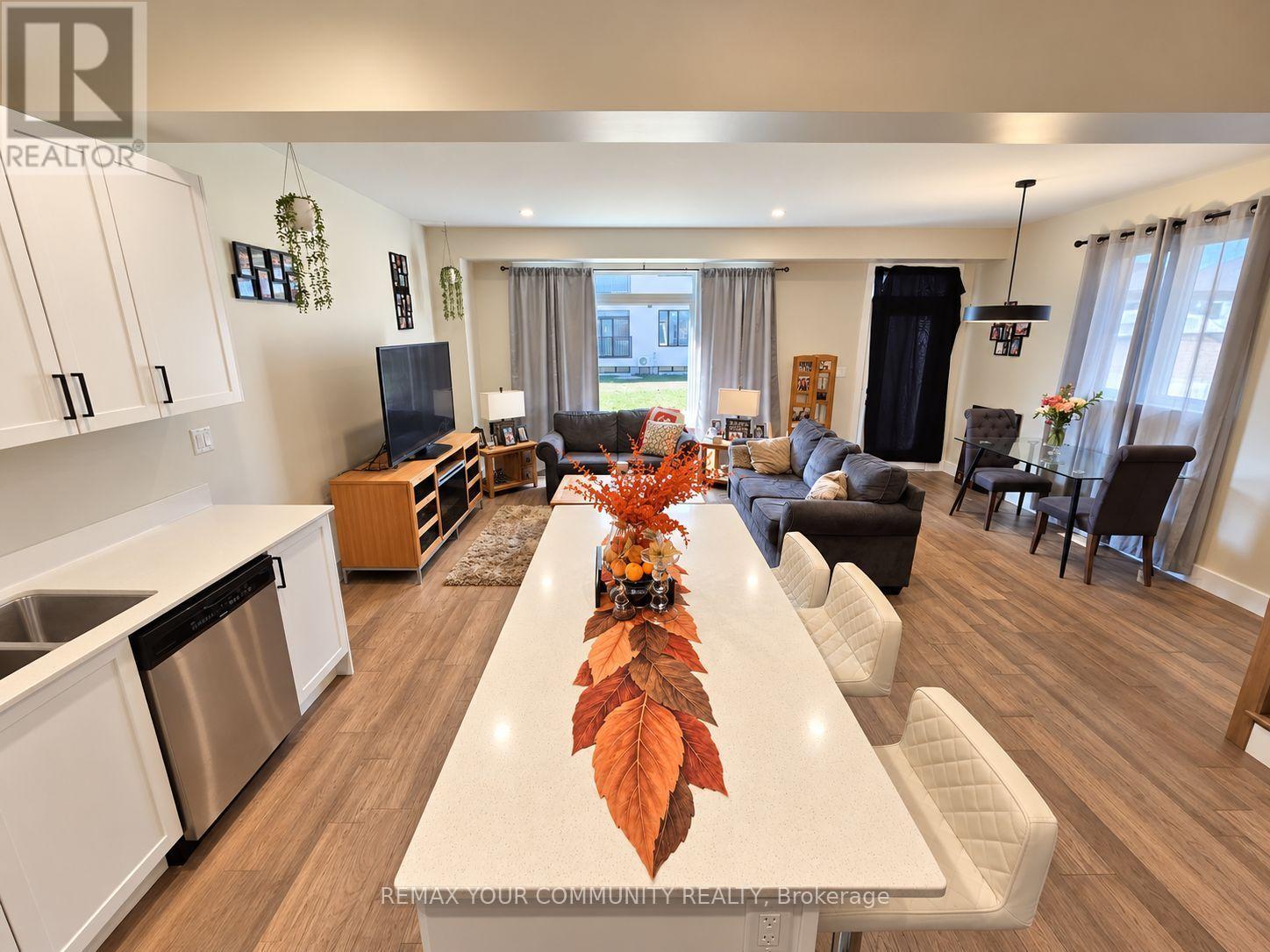 28 DUSENBURY DRIVE