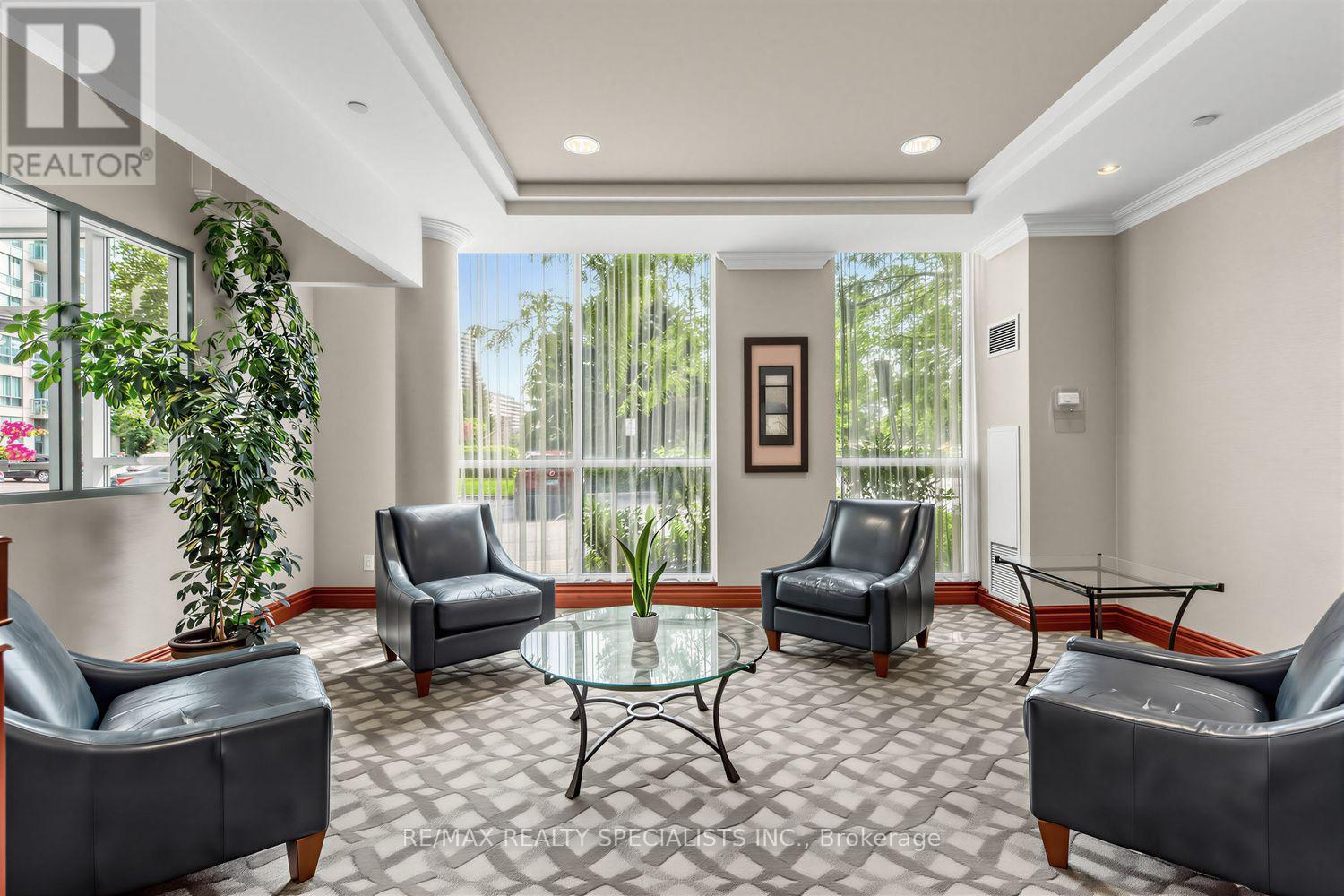 1005 - 2585 ERIN CENTRE BOULEVARD