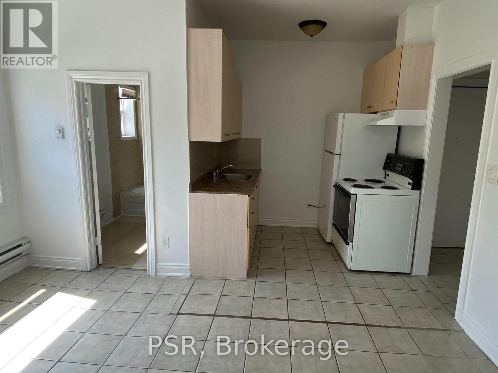 2 - 3110 LAKE SHORE BOULEVARD W