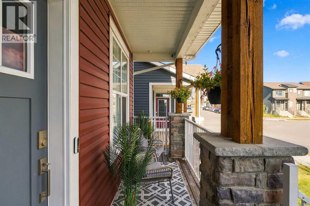 71 Howse Rise NE