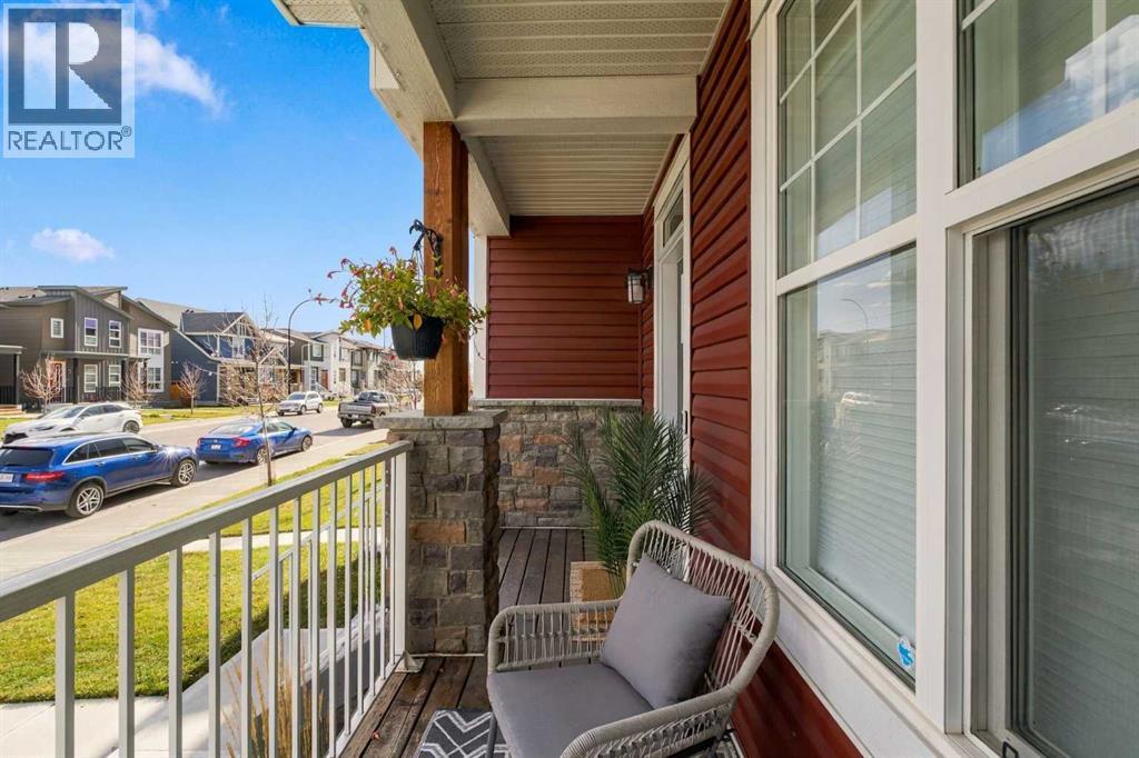 71 Howse Rise NE