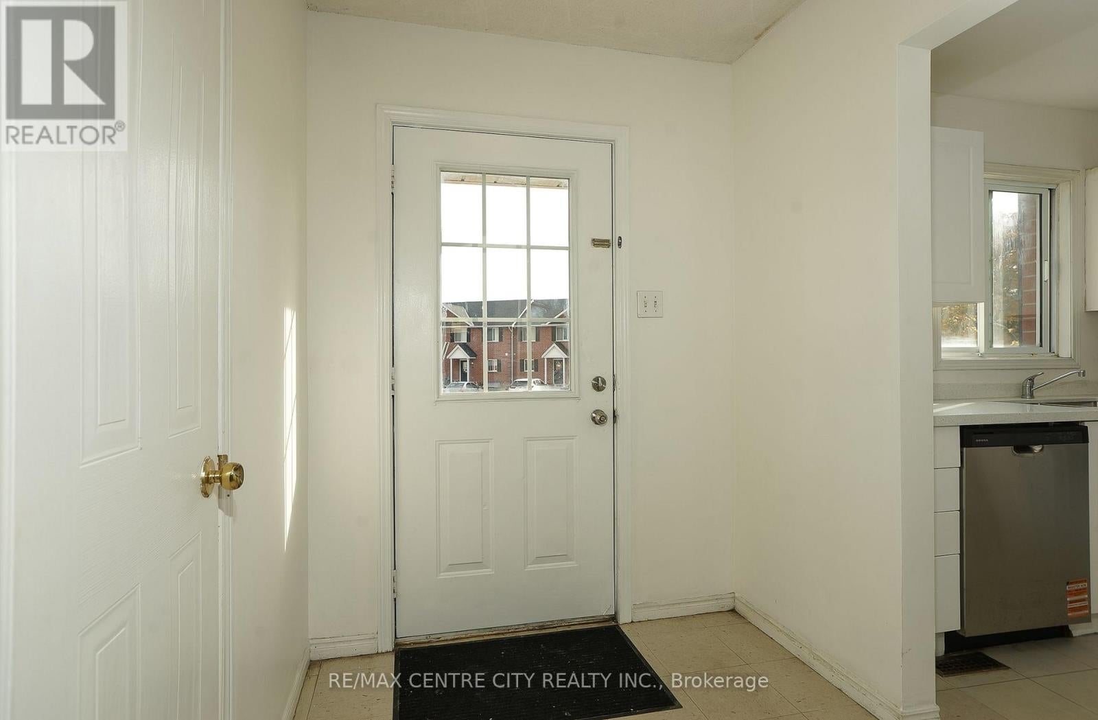 19 - 190 FLEMING DRIVE