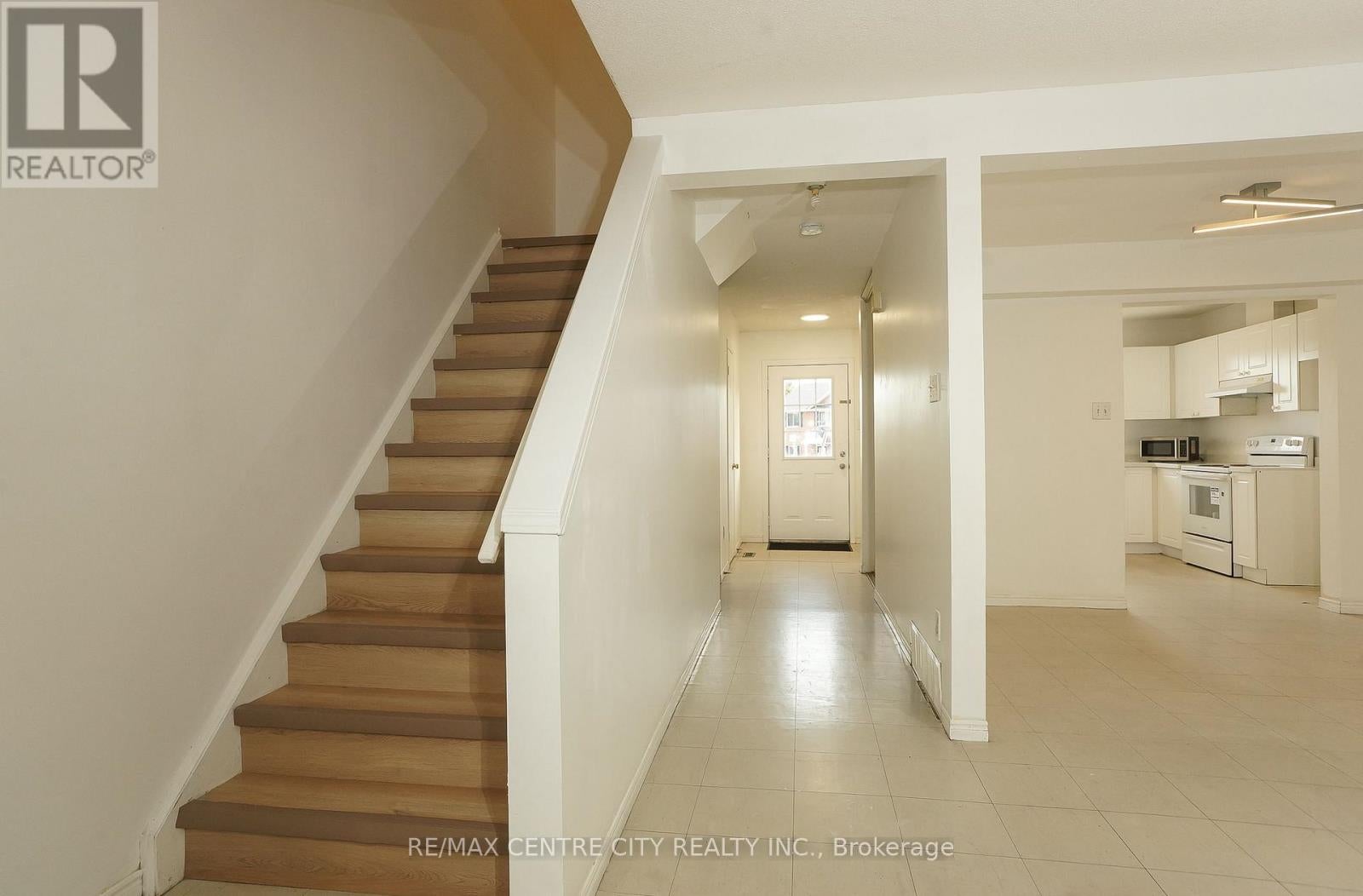 19 - 190 FLEMING DRIVE