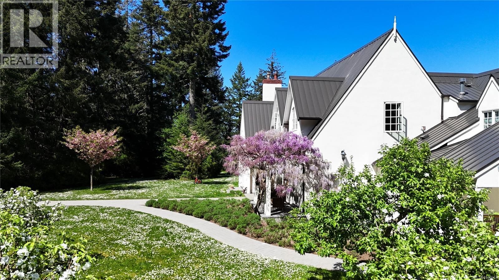 377 Seymour Hts