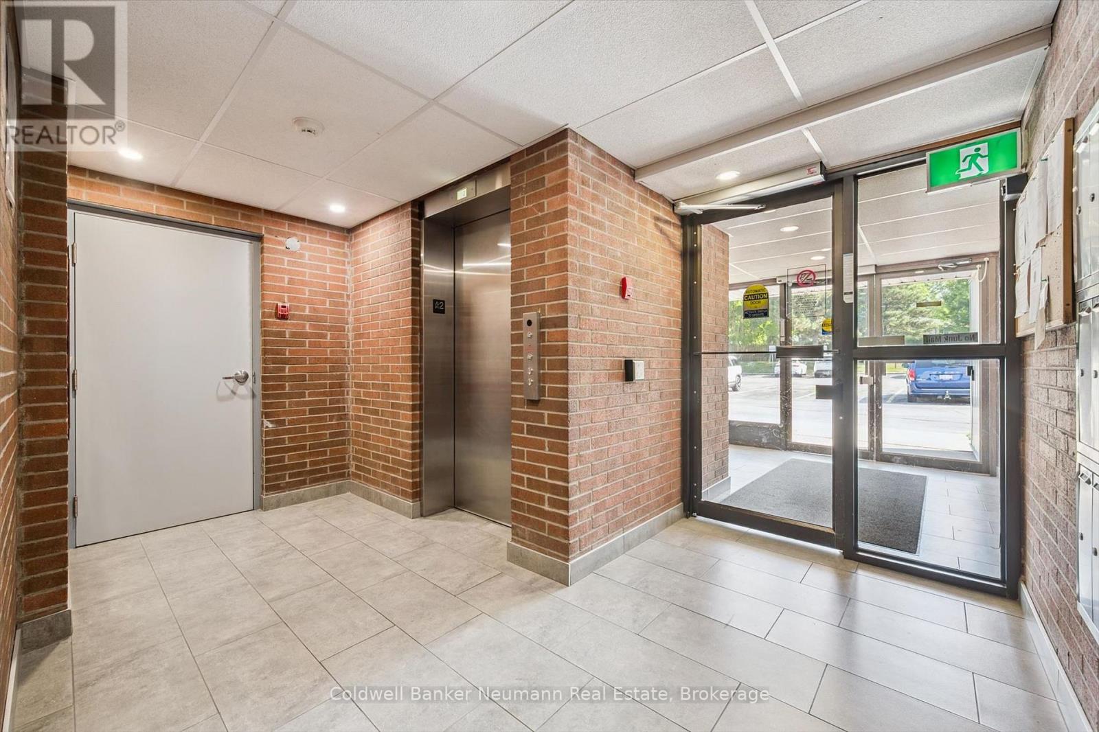 407 - 65 SILVERCREEK PARKWAY N