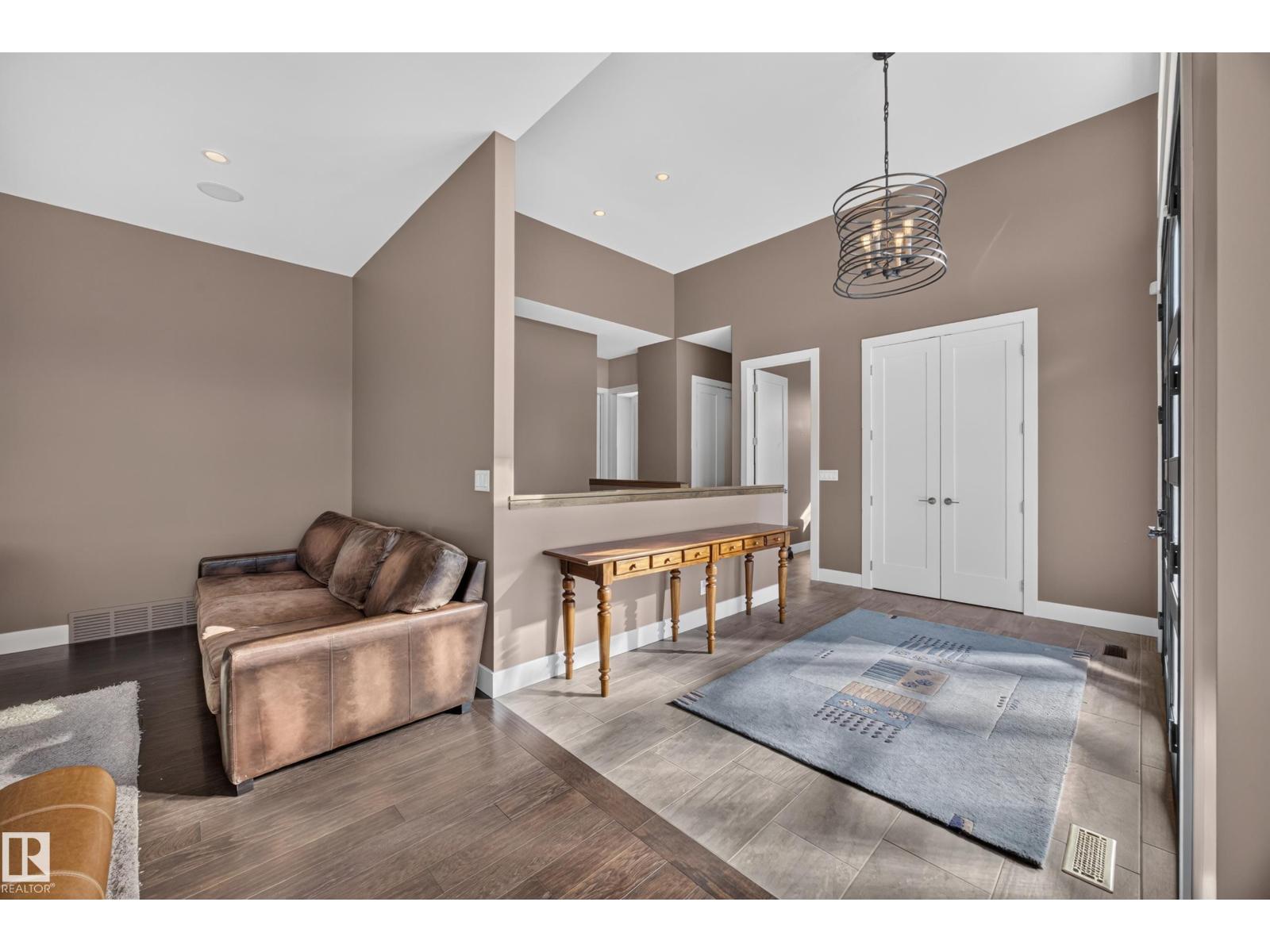 14606 95 AV NW