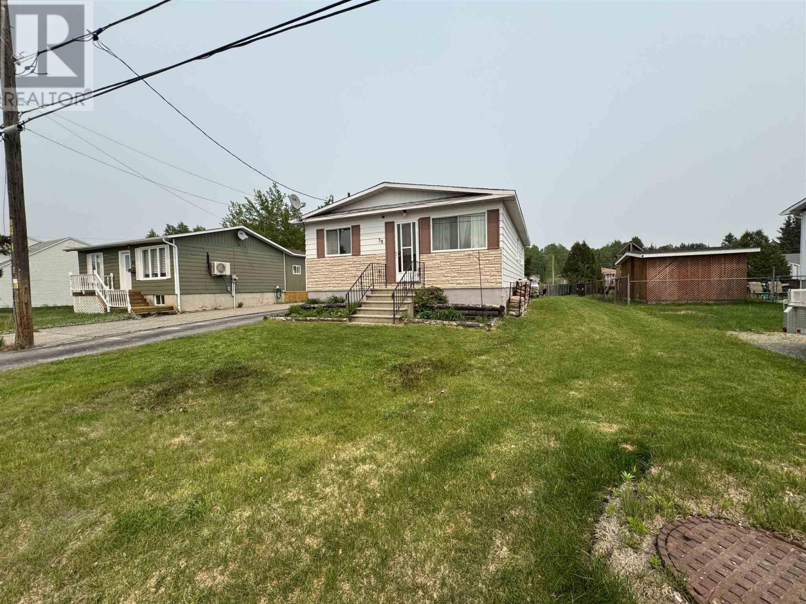 38 Richard ST - Photo 2