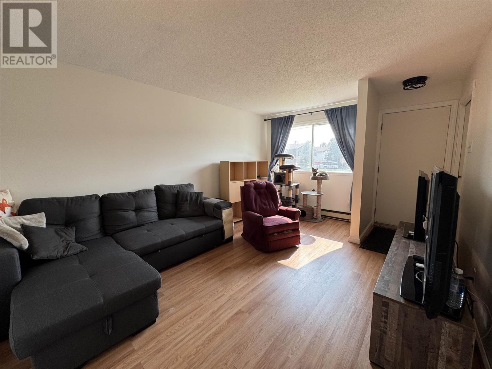 38 Richard ST - Photo 4