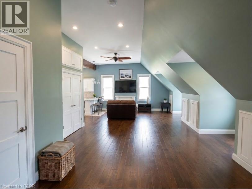 2784 SOUTH GRIMSBY RD 20 Unit# Upper