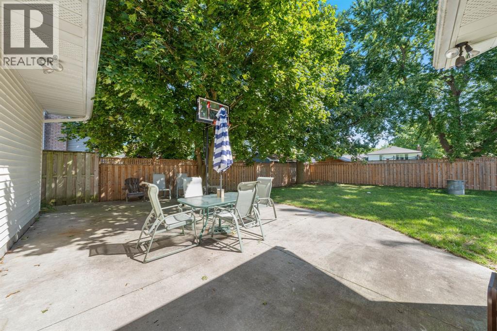 13 FRANCES DRIVE - Photo 2