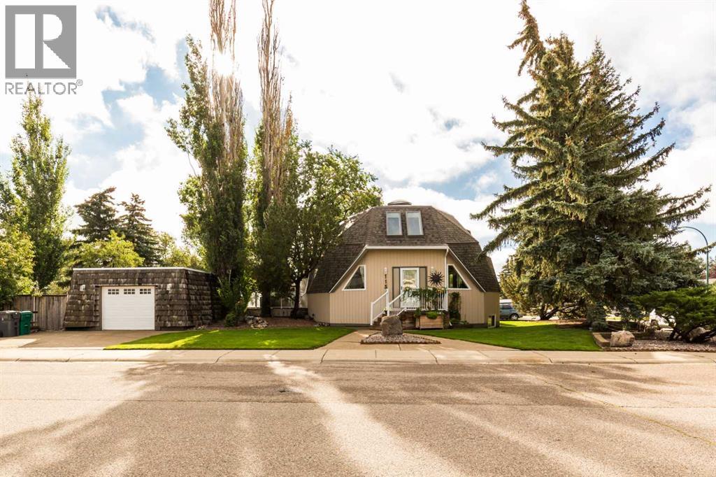 115 Iroquois Crescent W