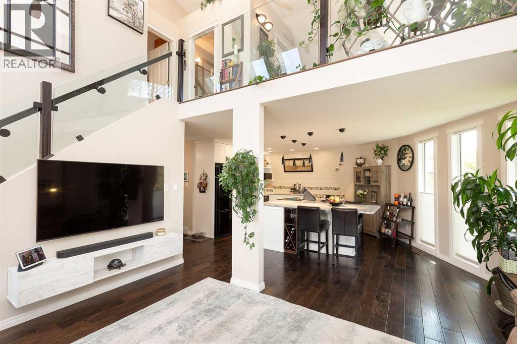 115 Iroquois Crescent W