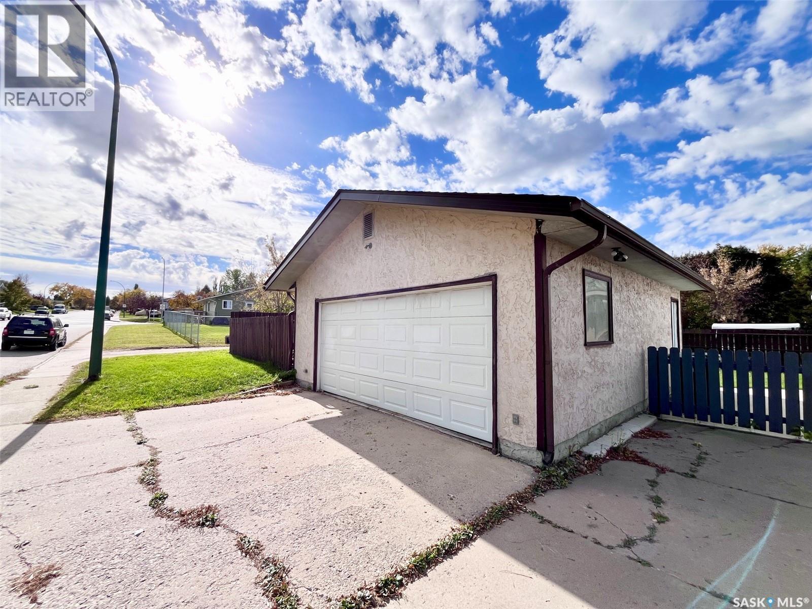 99 Bowerman CRESCENT