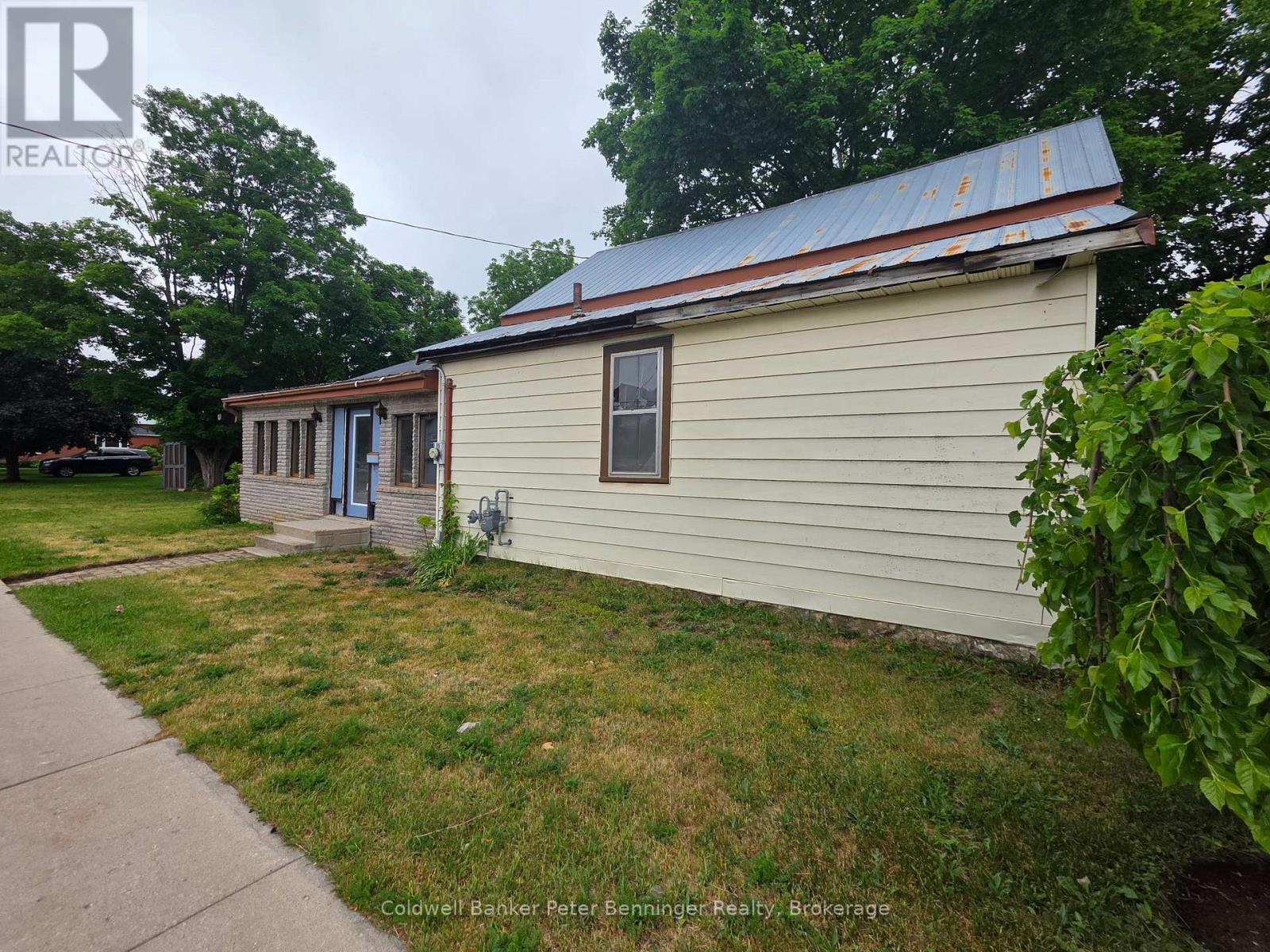 21 PETER STREET S