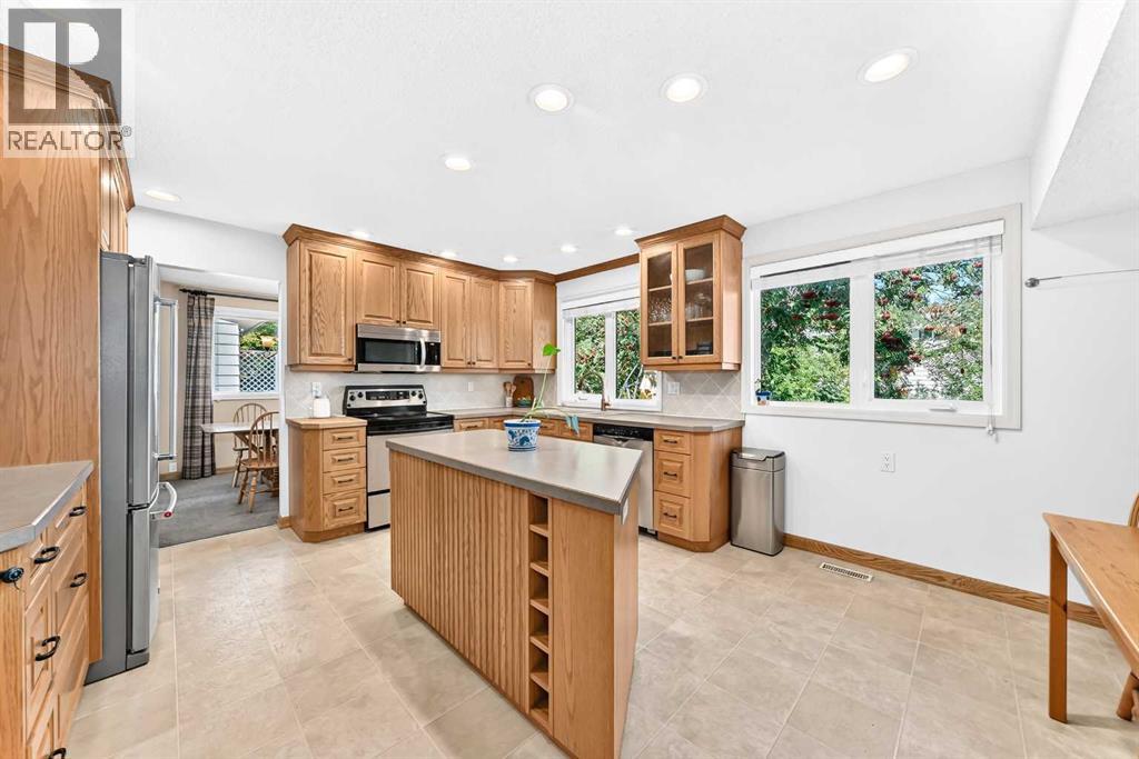 12 Cantrell Bay SW