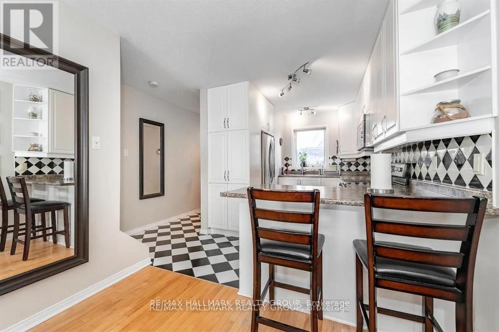 #5 - 395 BELL STREET S
