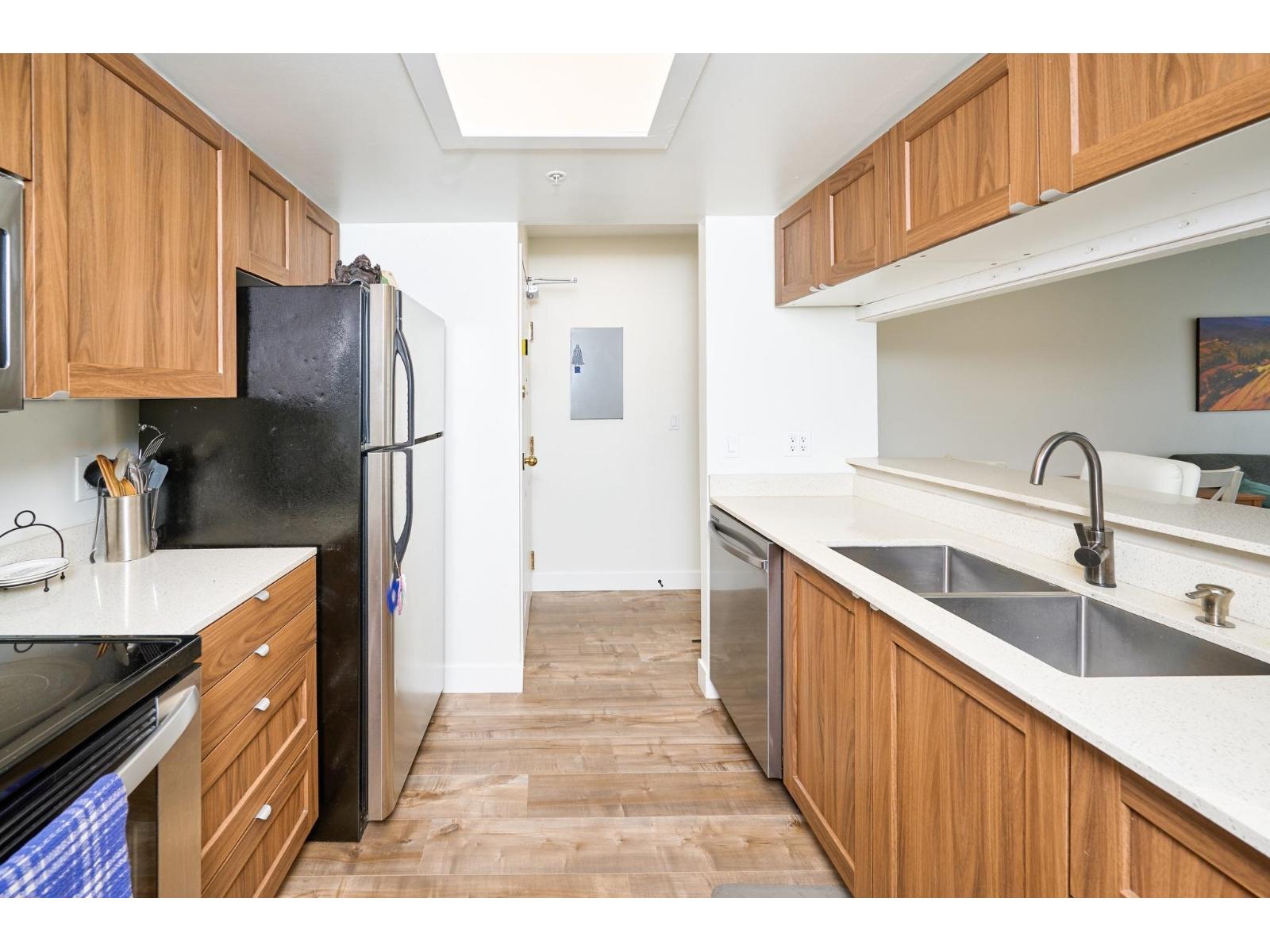 705 10523 UNIVERSITY DRIVE