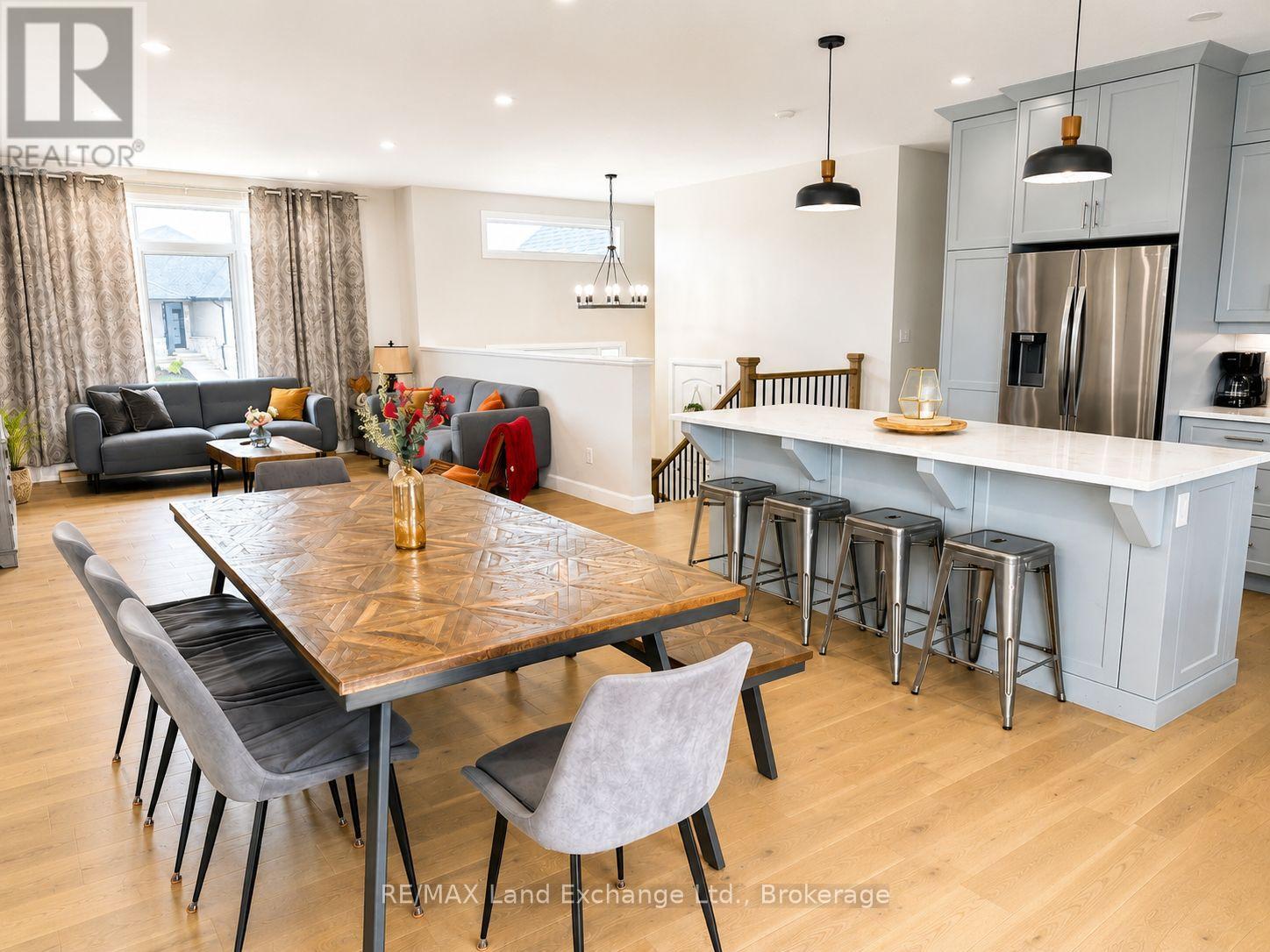 320 MCLEAN CRESCENT