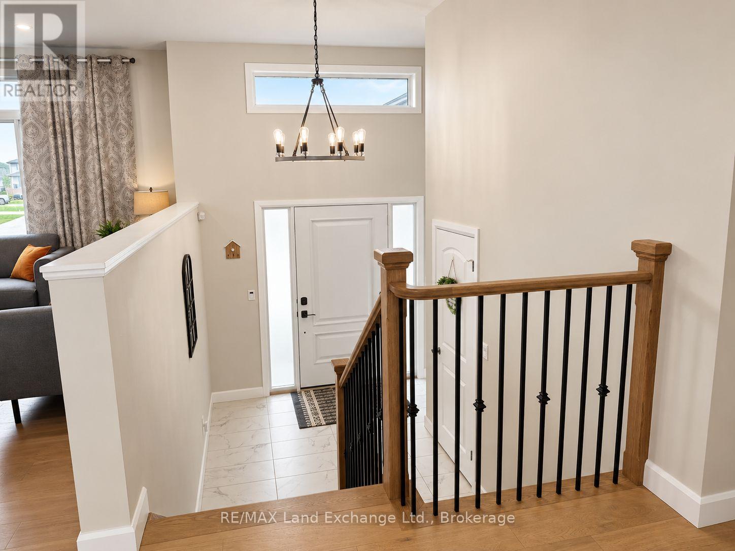 320 MCLEAN CRESCENT