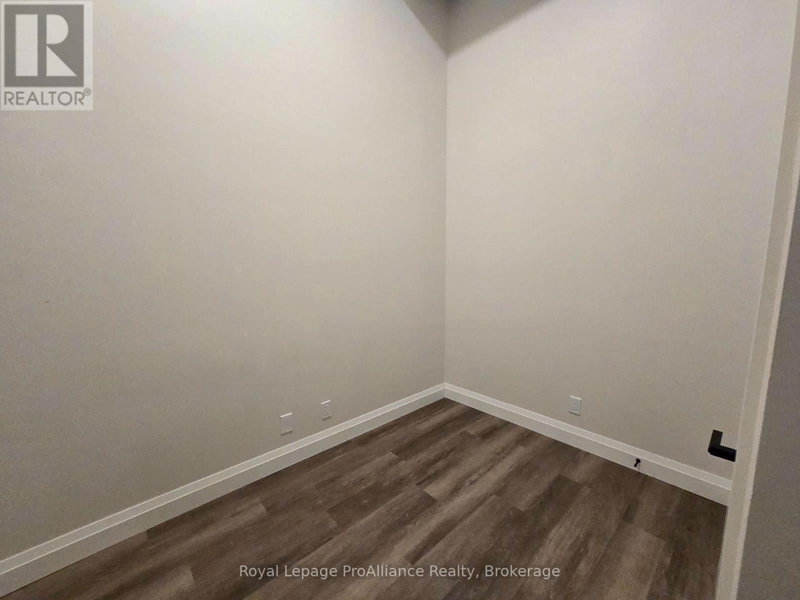 1 - 261 FRONT STREET