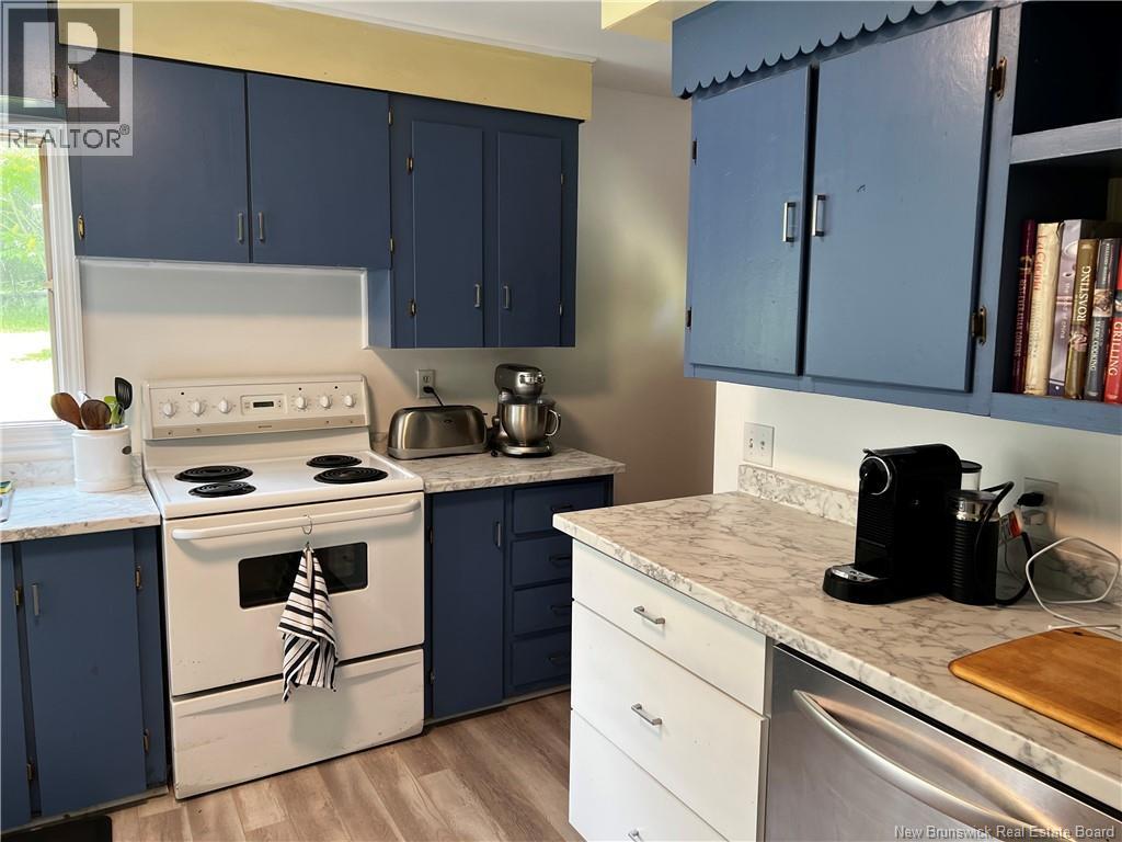 437 Northfield Avenue - Photo 2