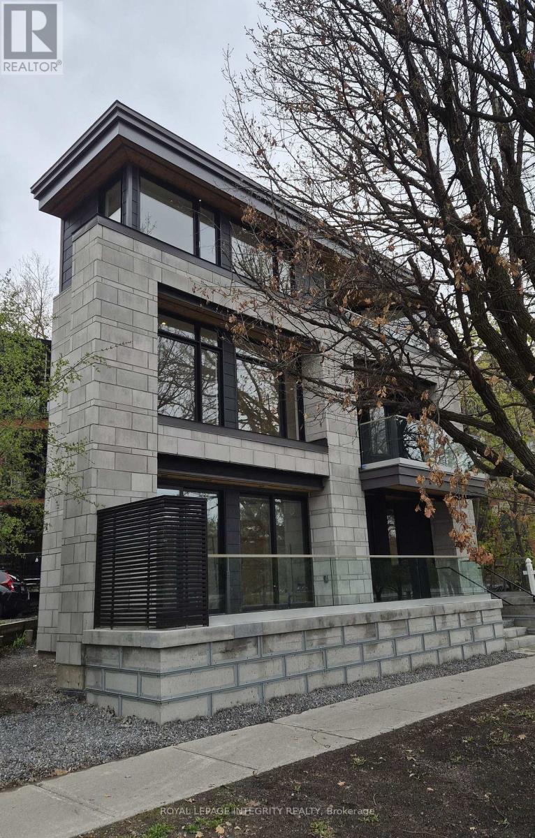 112 QUEEN ELIZABETH DRIVE