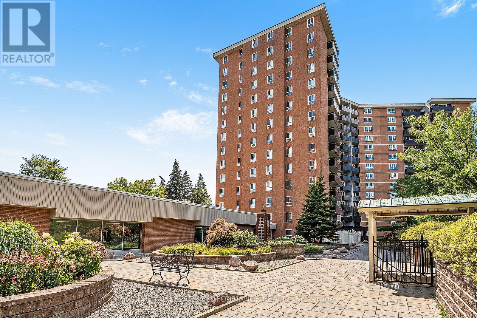1406 - 2000 JASMINE CRESCENT
