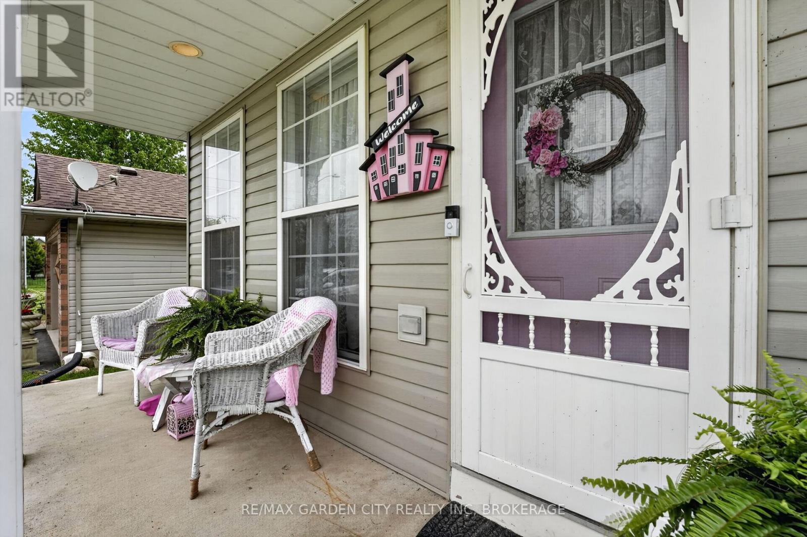 11 ROCHELLE CRESCENT