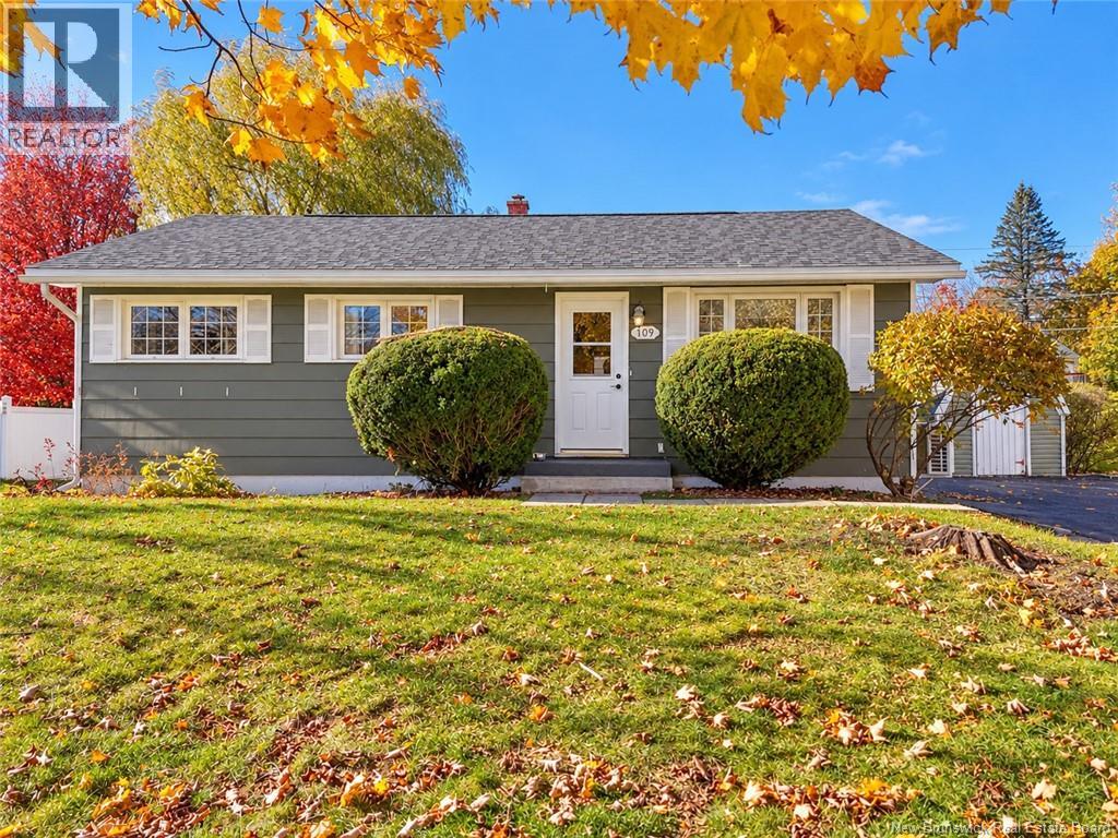 109 Oak Avenue - Photo 1