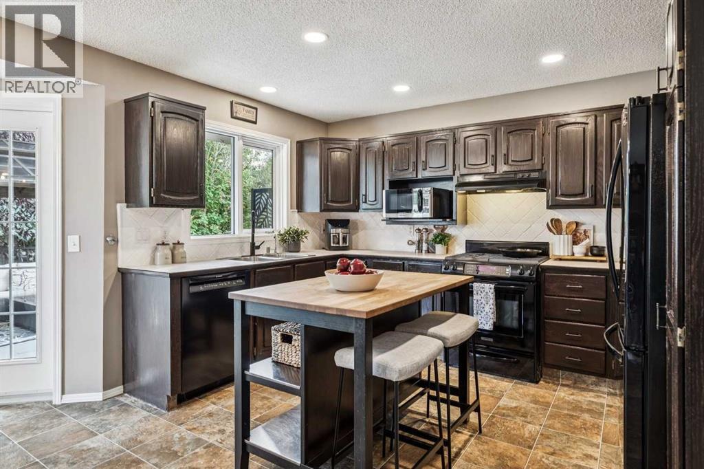 190 Mt Robson Close SE