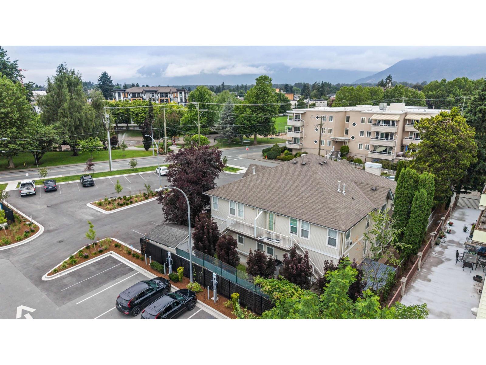 2 46008 BOLE AVENUE, Chilliwack Downtown