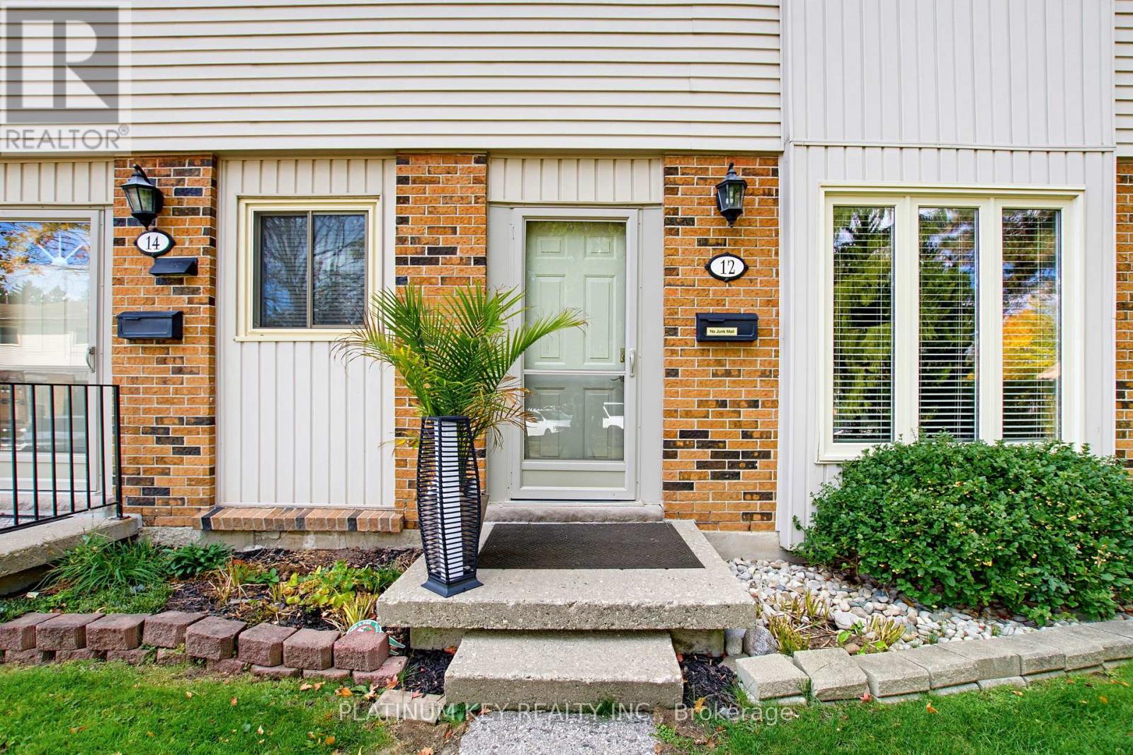 12 - 1328 COMMISSIONERS ROAD W
