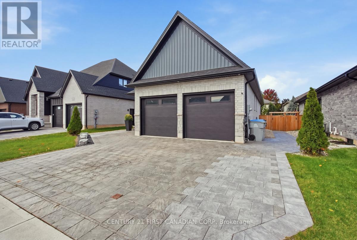 12 BRISCOE CRESCENT