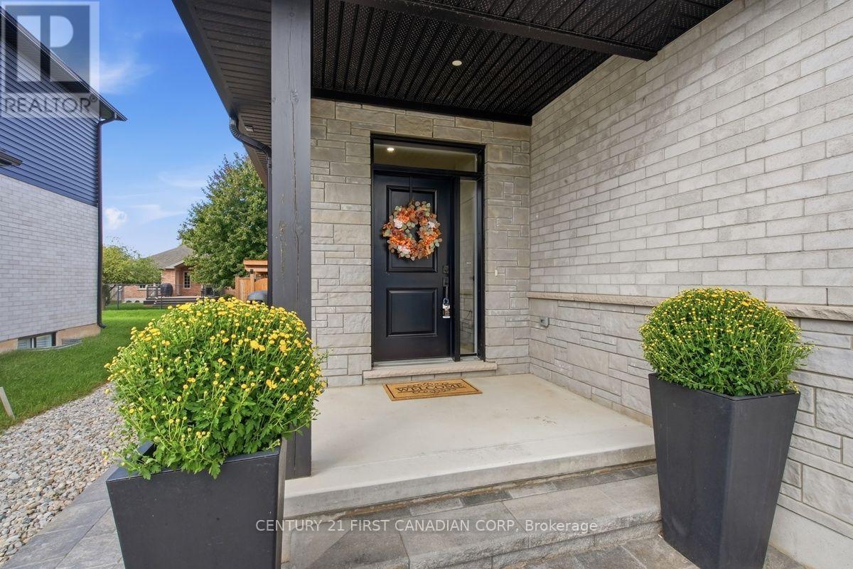 12 BRISCOE CRESCENT