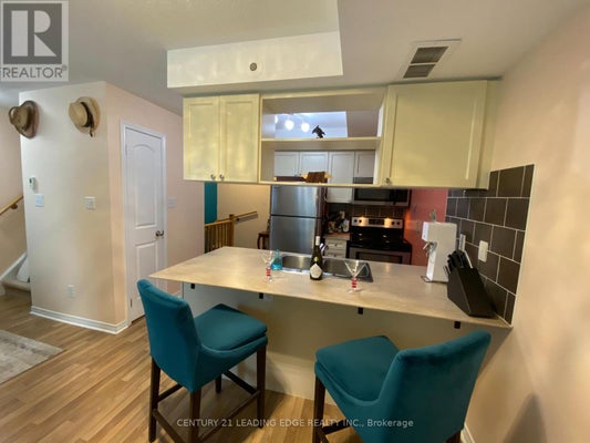 5 - 76 Munro St, Toronto (South Riverdale), ON 4